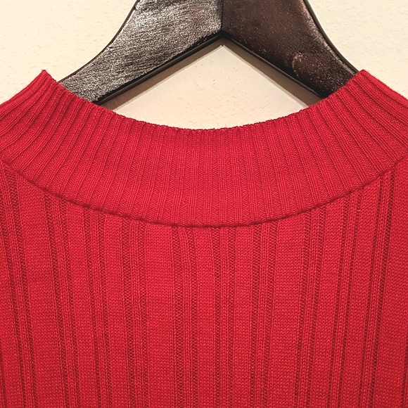 Red with black white striped crop top - Picture 5 of 6